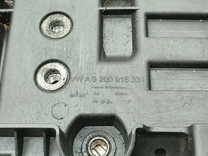 Volkswagen T-Cross (2017 - ) 2Q0915331 Площадка аккумулятора — фото 4