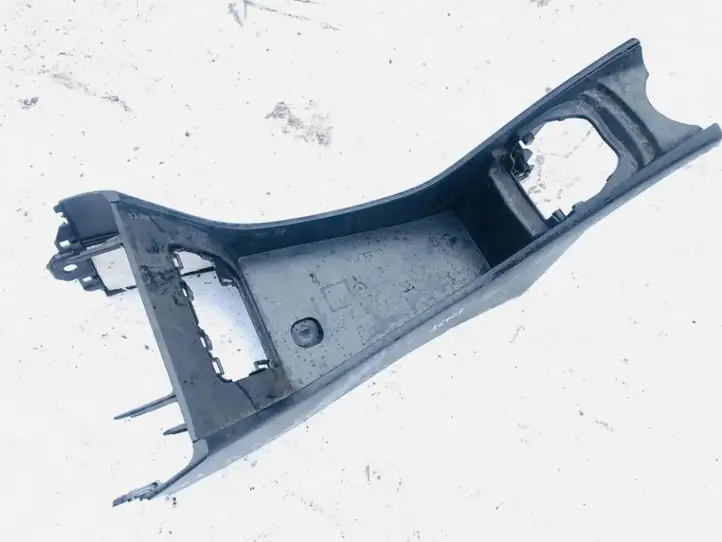 Toyota Prius (XW30) (2009 - 2015) 5881047010 Прочие детали салона — фото 1