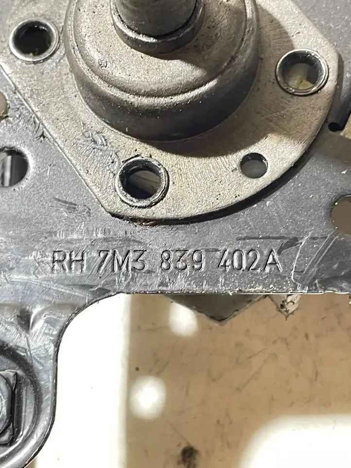 Volkswagen Sharan (2003 - 2010) 7M3839402A Механический стеклоподъемник задней двери — фото 3