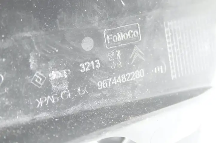 Ford Focus (2011 - 2015) 9674482280 Кронштейн воздушного фильтра — фото 9