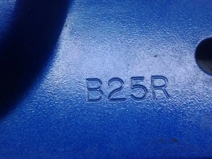 Mazda 323 F (1994 - 2000) B25R Крышка топливного бака — фото 3