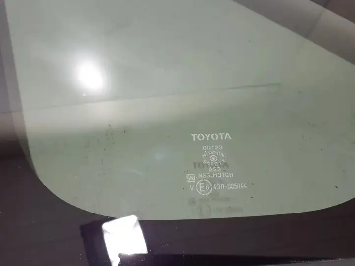 Toyota RAV 4 (XA50) (2018 - ) 6272042390 Заднее боковое стекло — фото 2