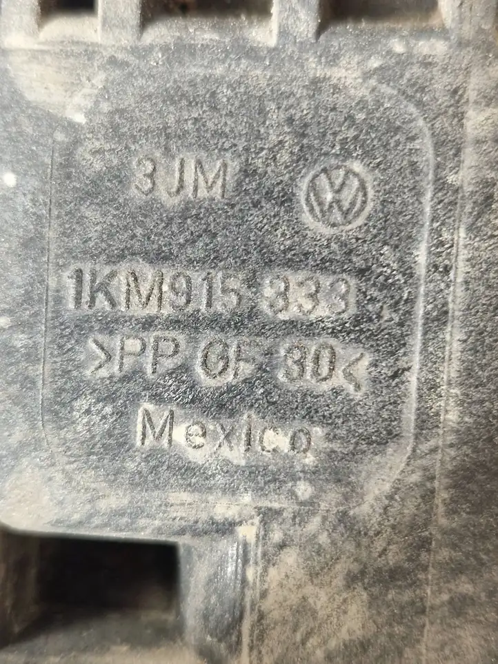 Volkswagen Jetta VI (2011 - 2018) 1KM915333 Площадка аккумулятора — фото 3