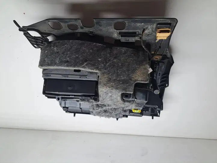 Audi A4 S4 B8 8K (2007 - 2011) 8K1857035 Вещевой ящик — фото 2