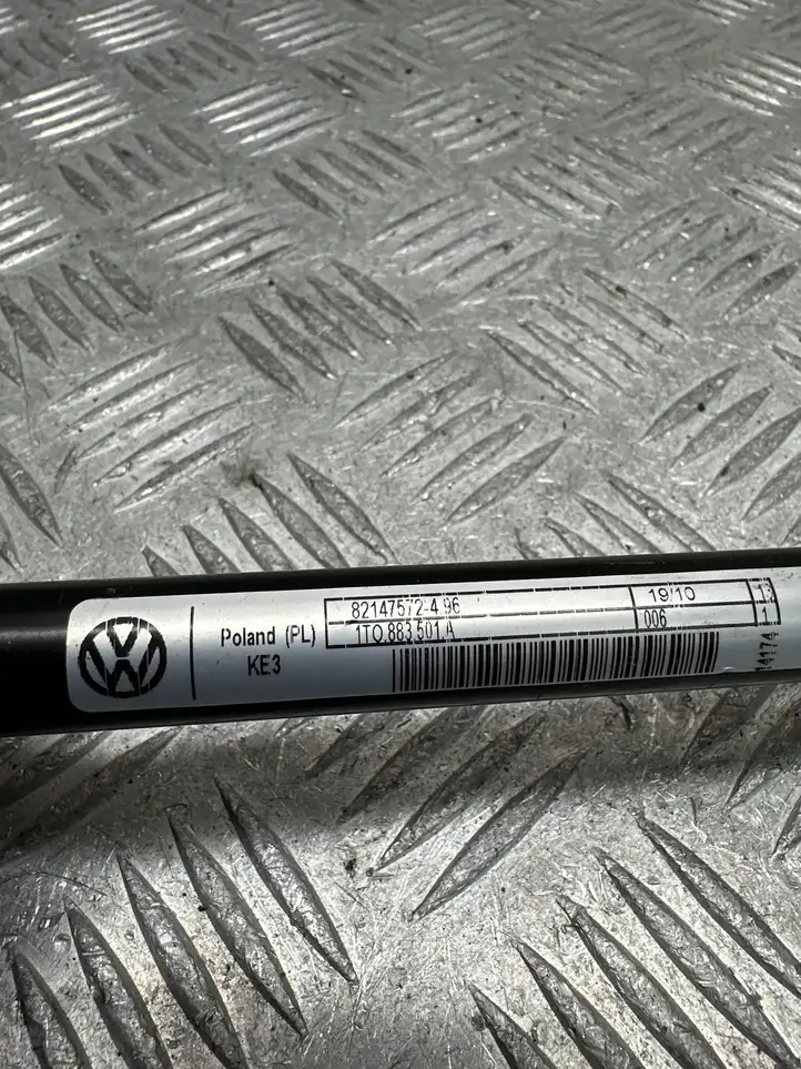 Volkswagen Touran II (2010 - 2016) 8214757246 Прочие детали салона — фото 3