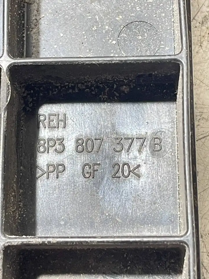 Audi A3/S3 8P (2004 - 2008) 8P3807377B Кронштейн заднего бампера — фото 3