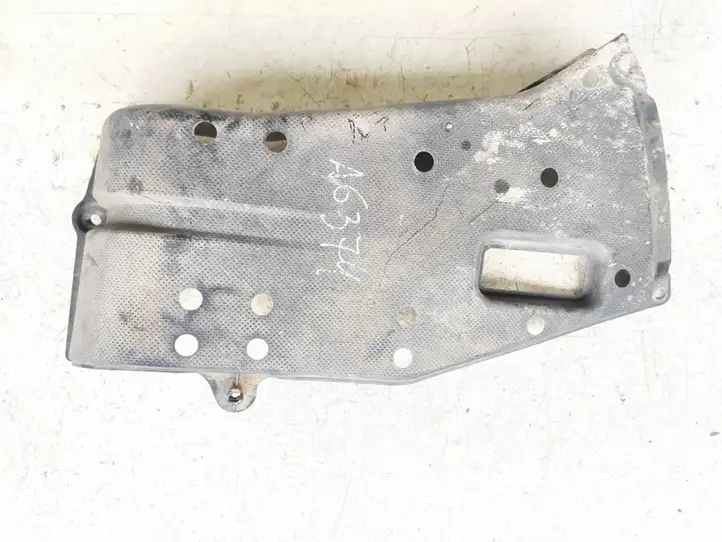 Toyota Corolla Verso E121 (2001 - 2004) 5839813070 Прочие внешние детали — фото 1
