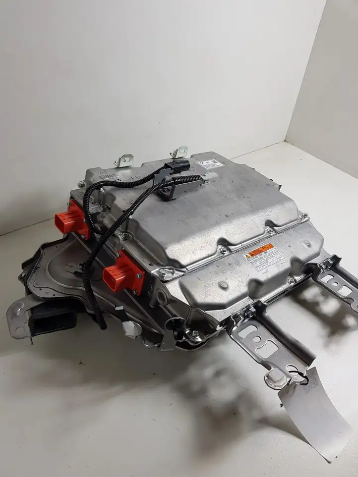Toyota RAV 4 (XA50) (2018 - ) G909042060 Инвертор напряжения — фото 8