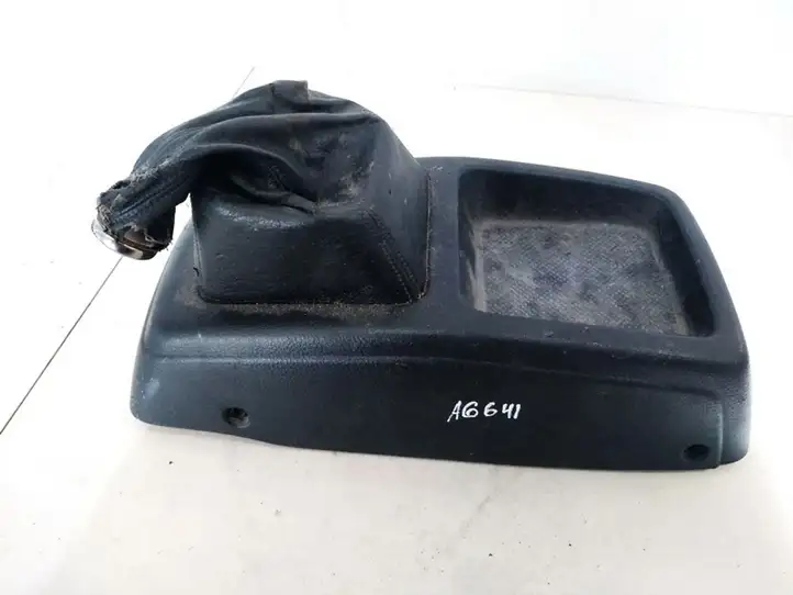Toyota Avensis Verso (2001 - 2004) 5884244010 Прочие детали салона — фото 1