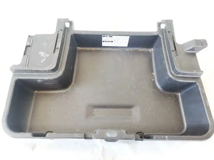 Toyota Corolla Verso E121 (2001 - 2004) 5854313010 Прочие детали салона — фото 1