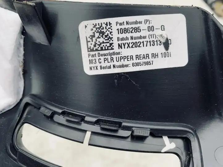 Tesla Model 3 (2017 - 2023) 108628500g Прочие детали салона — фото 3