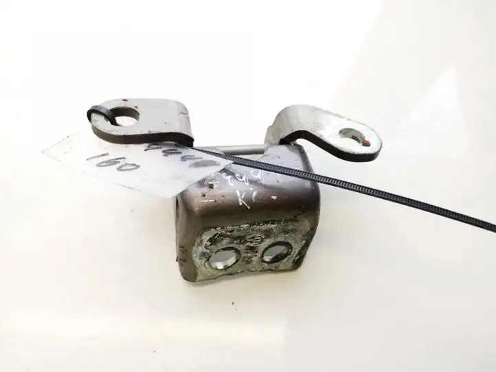 Honda CR-V (2012 - 2016) Нижняя петля задней двери — фото 1