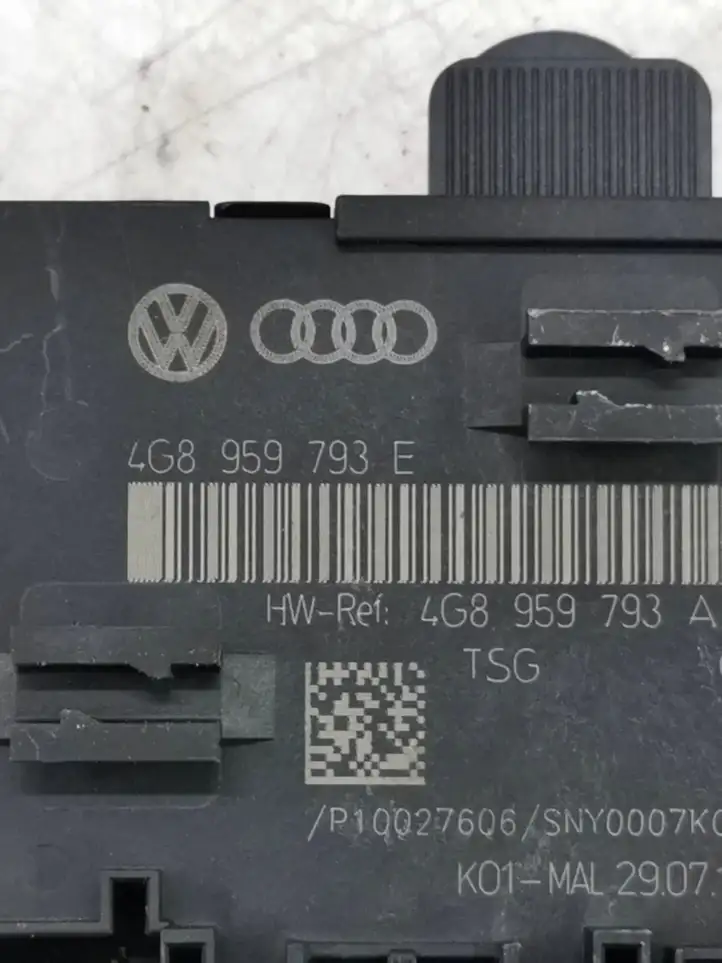 Audi A6 C7 (2011 - 2014) 4G8959793A Блок управления дверью — фото 4