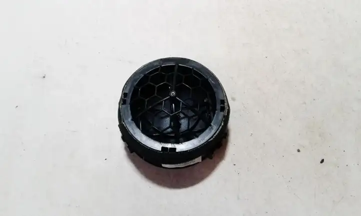 Nissan Juke I F15 (2010 - 2018) 687601KE0A Боковой воздушный дефлектор — фото 2