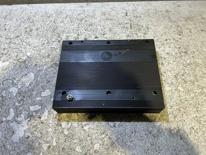 Dodge Charger (2014 - ) 68425657AA Усилитель звука — фото 2