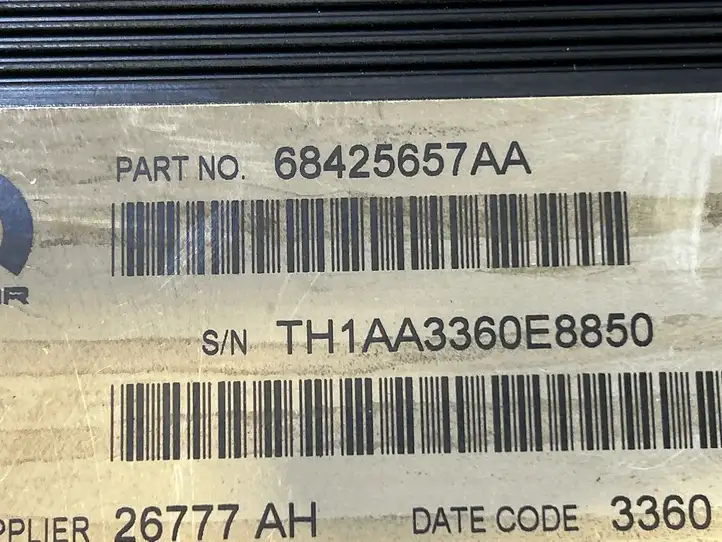 Dodge Charger (2014 - ) 68425657AA Усилитель звука — фото 3
