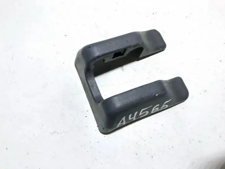 Toyota RAV 4 (XA20) (2000 - 2005) 7215942010 Прочие детали салона — фото 1