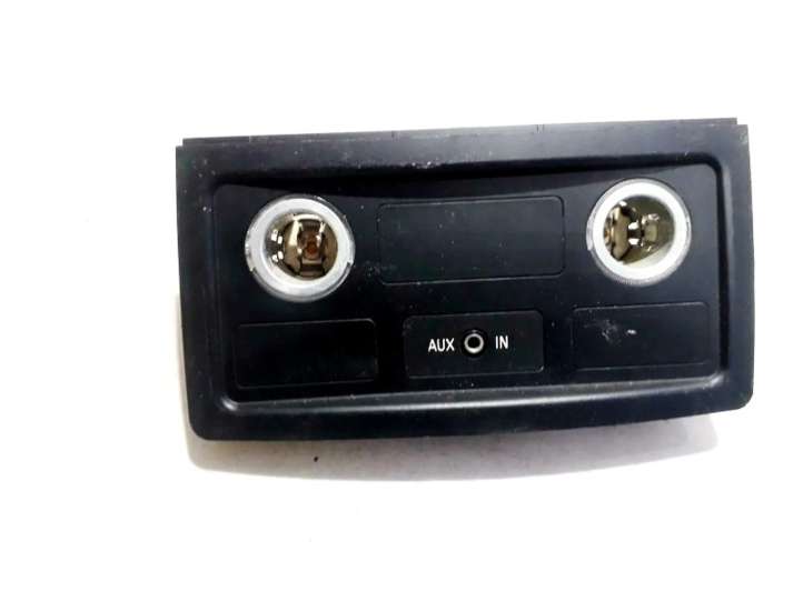 61316986791 BMW 5 E60 E61 USB jungtis