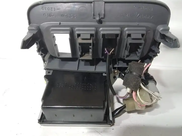 Toyota RAV 4 (XA20) (2000 - 2005) 5542042010 Прочие детали салона — фото 2