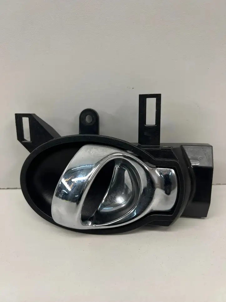 Nissan Juke I F15 (2010 - 2018) 80671BA61A Внутренняя ручка задней двери — фото 1