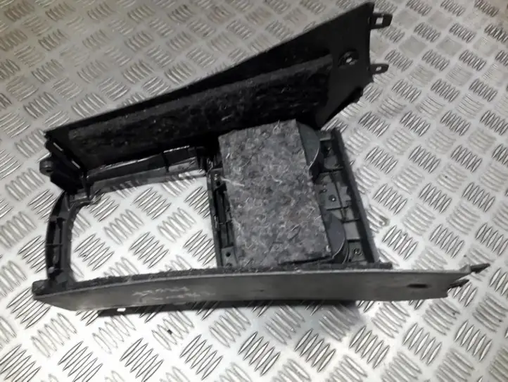 Toyota RAV 4 (XA20) (2000 - 2005) 5562542010 Прочие детали салона — фото 2