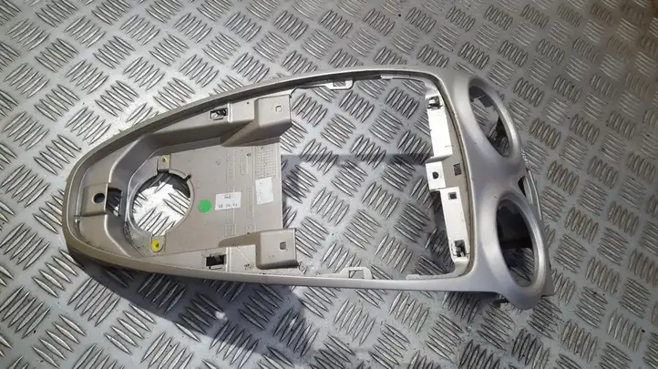 Opel Corsa D (2006 - 2010) 13204955 Прочие детали салона — фото 1