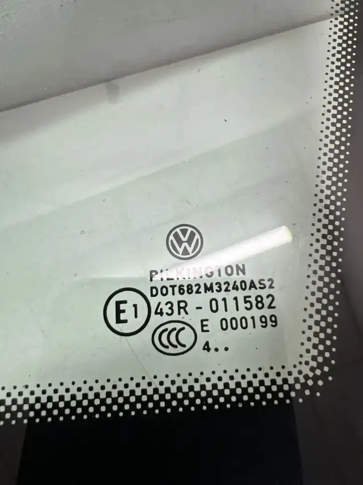 Volkswagen Golf Sportsvan (2014 - 2017) 510845411L Треугольное стекло кузова — фото 3