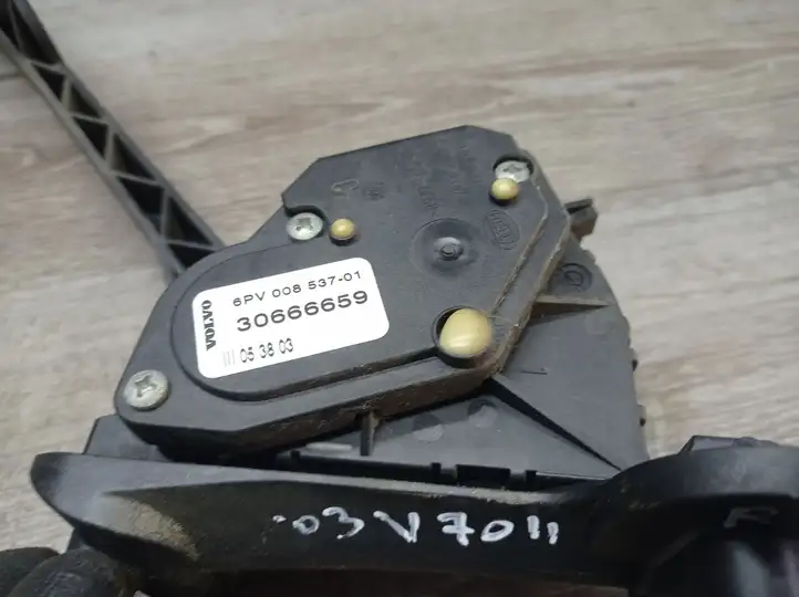 Volvo V70 (2000 - 2004) 6PV00853701 Педаль акселератора — фото 2