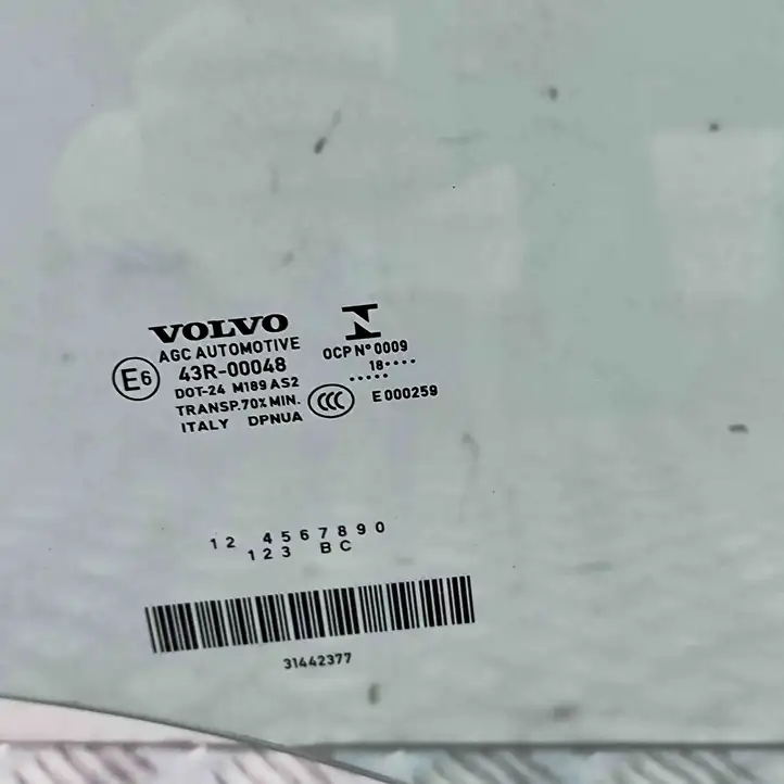 Volvo XC40 (2017 - ) 31442377 Стекло задней двери — фото 7