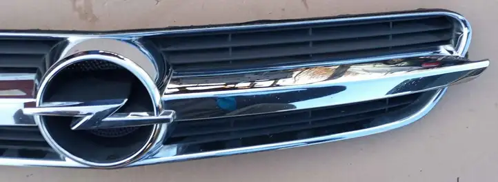 Opel Vectra C (2002 - 2005) 13106812 Передняя решетка — фото 6