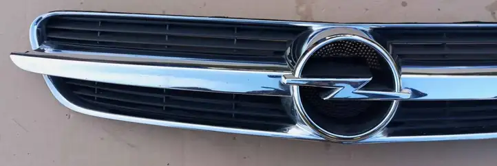 Opel Vectra C (2002 - 2005) 13106812 Передняя решетка — фото 7