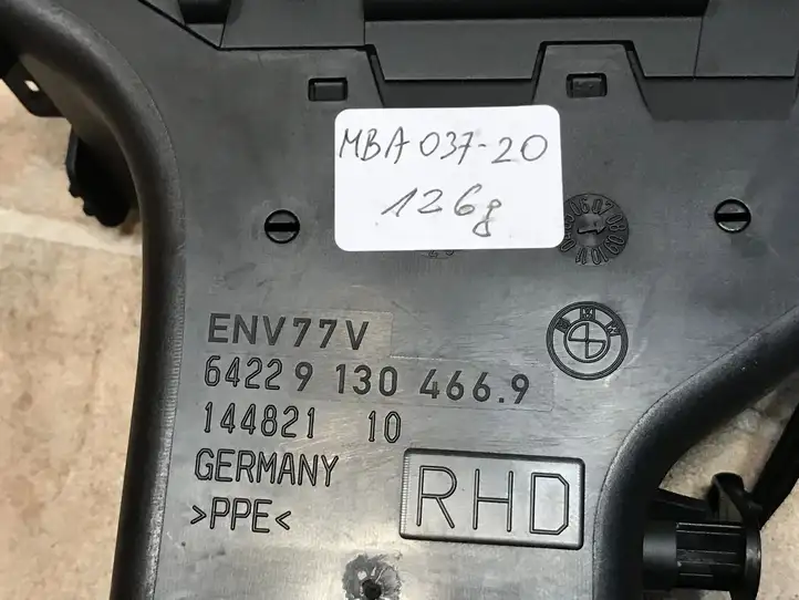 BMW 3 E92 E93 (2005 - 2014) 9130466 Воздушная решетка панели — фото 9
