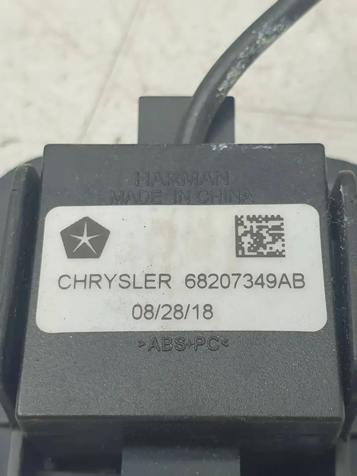 Chrysler Pacifica (2016 - ) 68207349AB Микрофон (Bluetooth / телефон) — фото 4