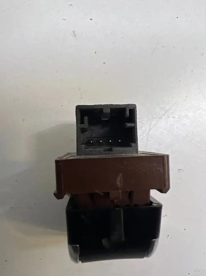 Audi A4 S4 B8 8K (2007 - 2011) 8K0959831B Кнопка открытия задней двери — фото 3
