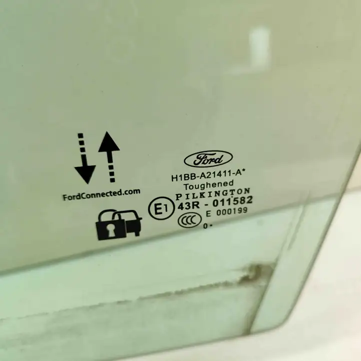 Ford Fiesta (2017 - ) H1BBA21411A Стекло передней двери — фото 6