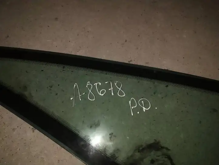 Citroen Xsara Picasso (1999 - 2012) Треугольное стекло кузова — фото 3