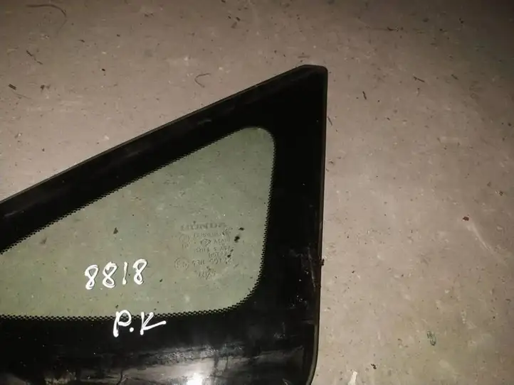 Honda FR-V (2004 - 2009) Треугольное стекло кузова — фото 2