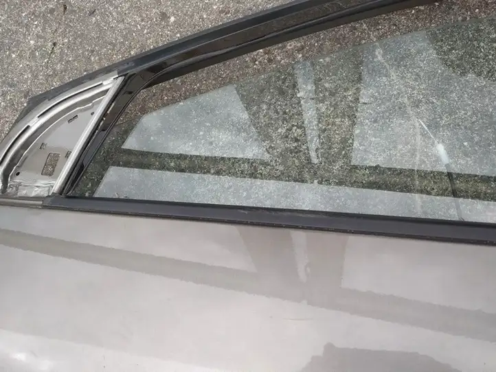 Honda Civic (2006 - 2011) Накладка стекла передней двери — фото 3
