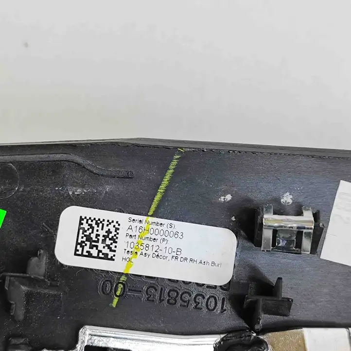 Tesla Model X (2015 - 2021) 103581210B Прочая отделка передней двери — фото 7