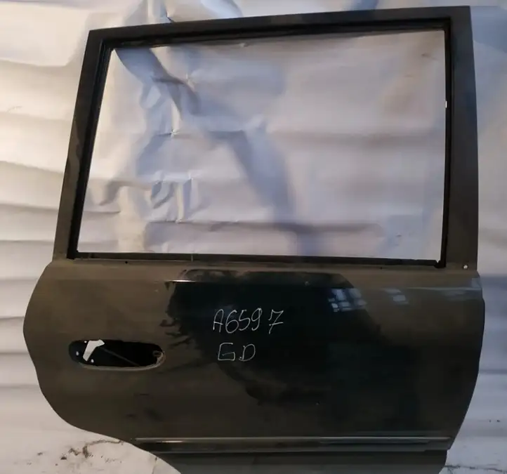 Mitsubishi Space Star (1998 - 2005)  zalios Задняя дверь