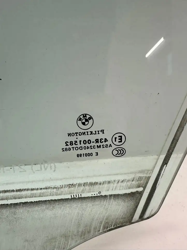 BMW 3 E90 E91 (2005 - 2012) 43R001582 Стекло передней двери — фото 5