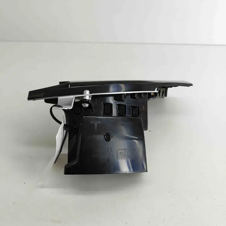 Tesla Model X (2015 - 2021) 100783400C Воздушная решетка панели — фото 3