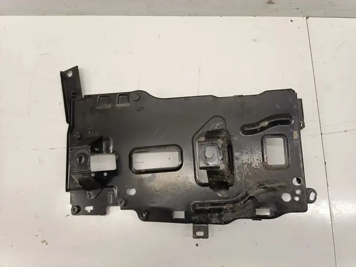 Opel Grandland X (2017 - ) 9815288480 Площадка аккумулятора — фото 3