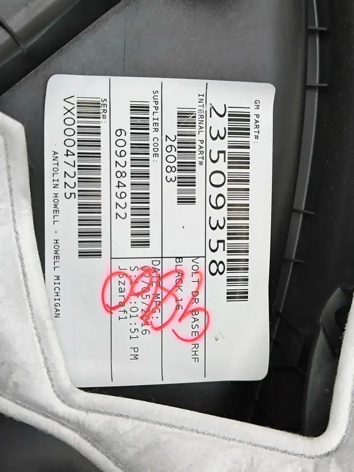 Chevrolet Volt II (2015 - ) 23509358 Обшивка передней двери — фото 8