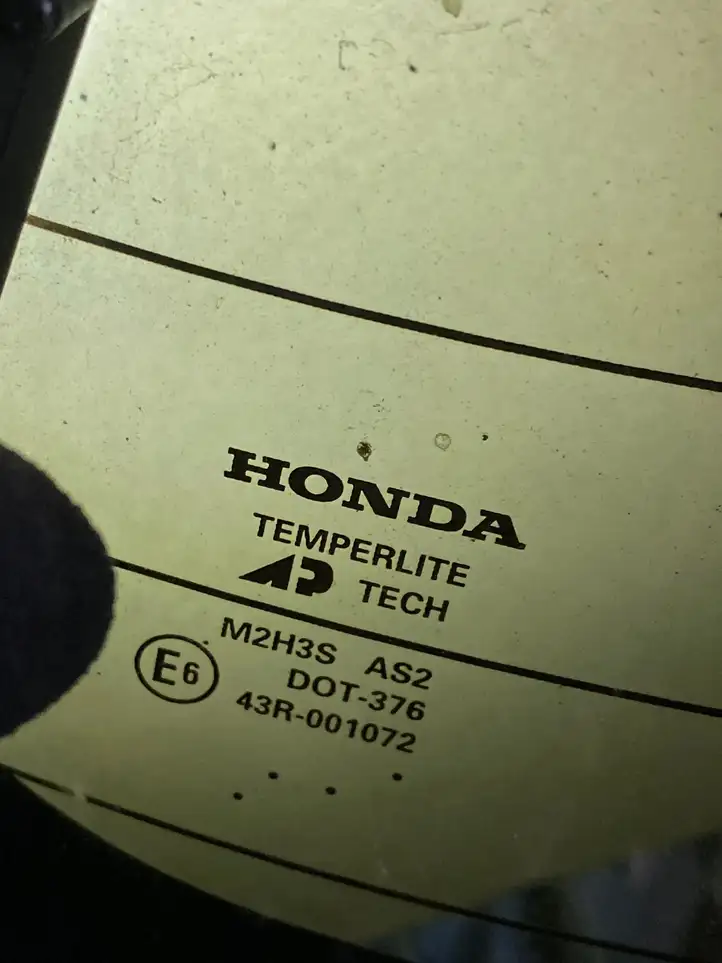 Honda Accord (1999 - 2002) Заднее стекло — фото 2