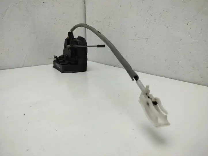 BMW X5 E53 (1999 - 2006) 8402601 Замок задней двери — фото 2