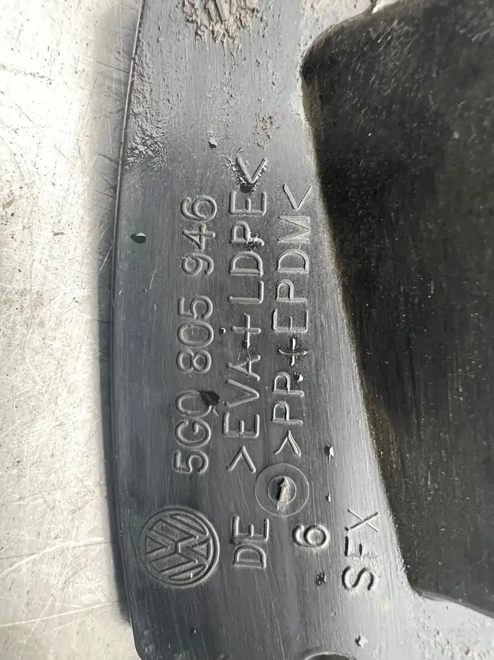 Volkswagen Golf VII (2013 - 2019) 5GO805946 Спойлер заднего стекла — фото 3