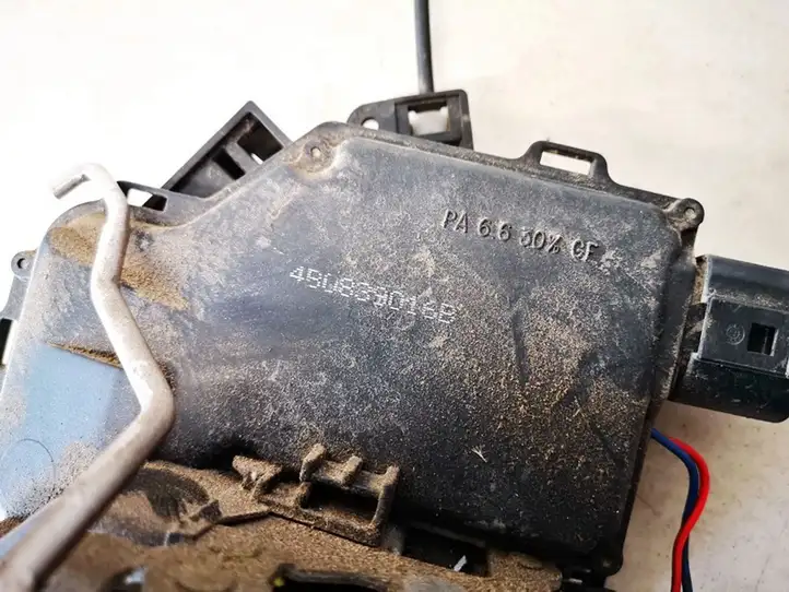 Audi A6 S6 C5 4B (1997 - 2001) 4b0839016b Замок задней двери — фото 3