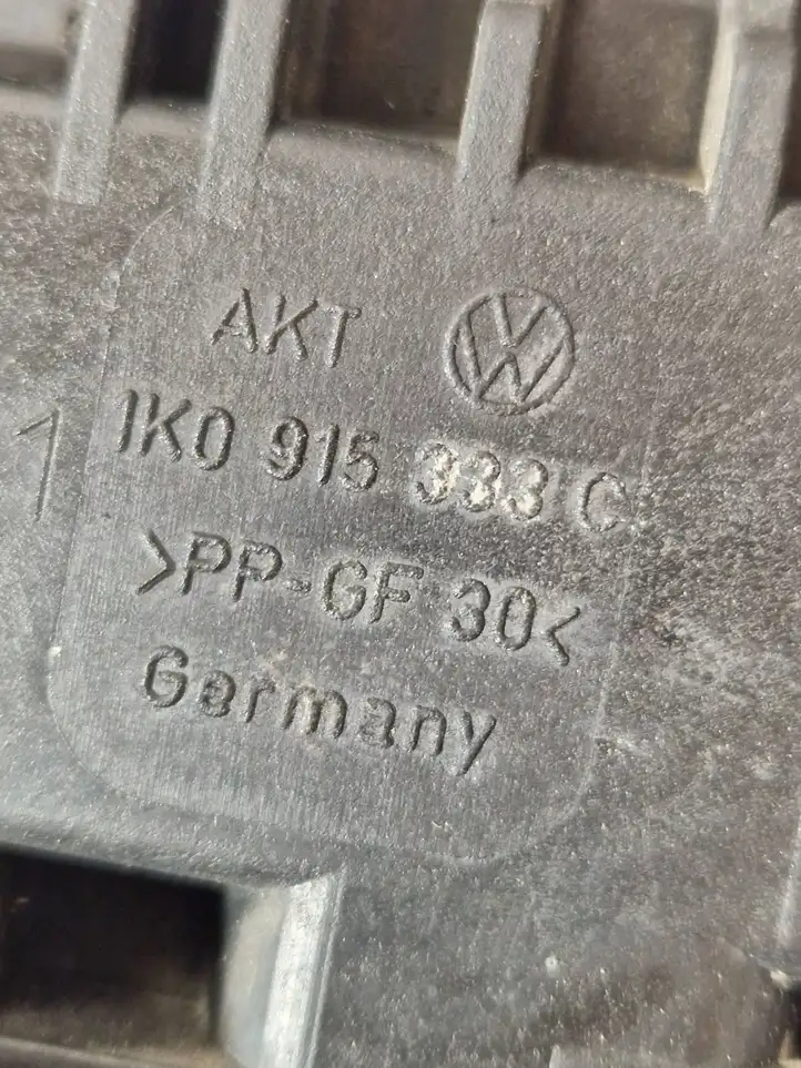 Seat Leon (1P) (2005 - 2012) 1K0915333C Площадка аккумулятора — фото 3