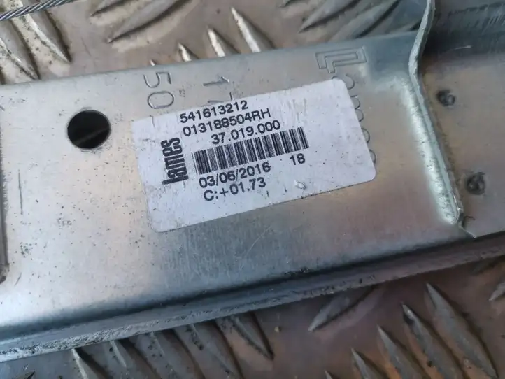 Opel Corsa D (2006 - 2010) 541613212 Механический стеклоподъемник задней двери — фото 2